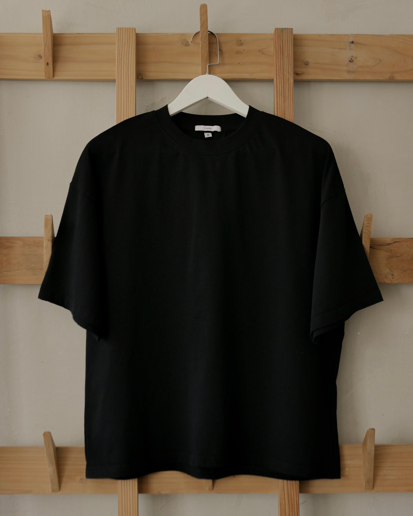 LAY BOX FIT T-SHIRT - BLACK