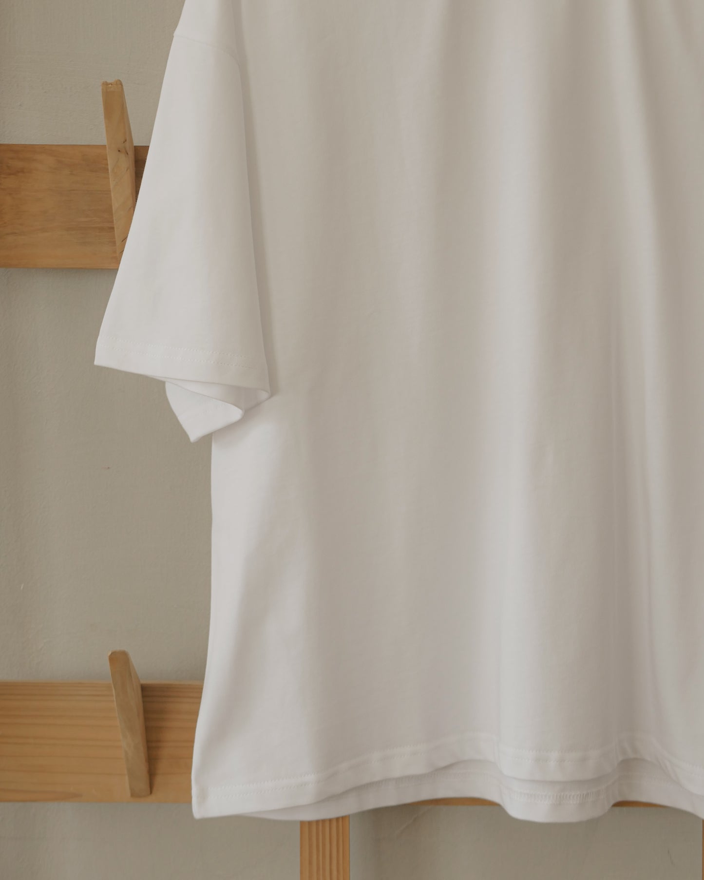 LAY BOX FIT T-SHIRT - WHITE