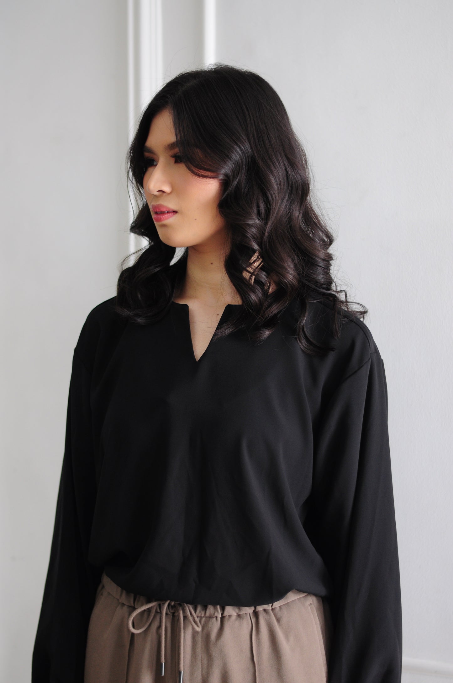 SLIT BANDING SHIRT - BLACK